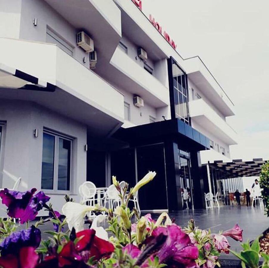 Hotel Holiday Koplik Εξωτερικό φωτογραφία