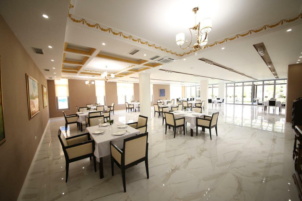 Hotel Holiday Koplik Εξωτερικό φωτογραφία